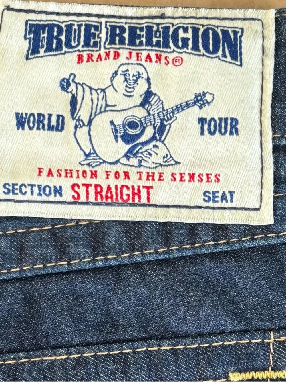 Men ‘s True Religion Dark Wash Denim Jeans Straight with Contrast Stitching